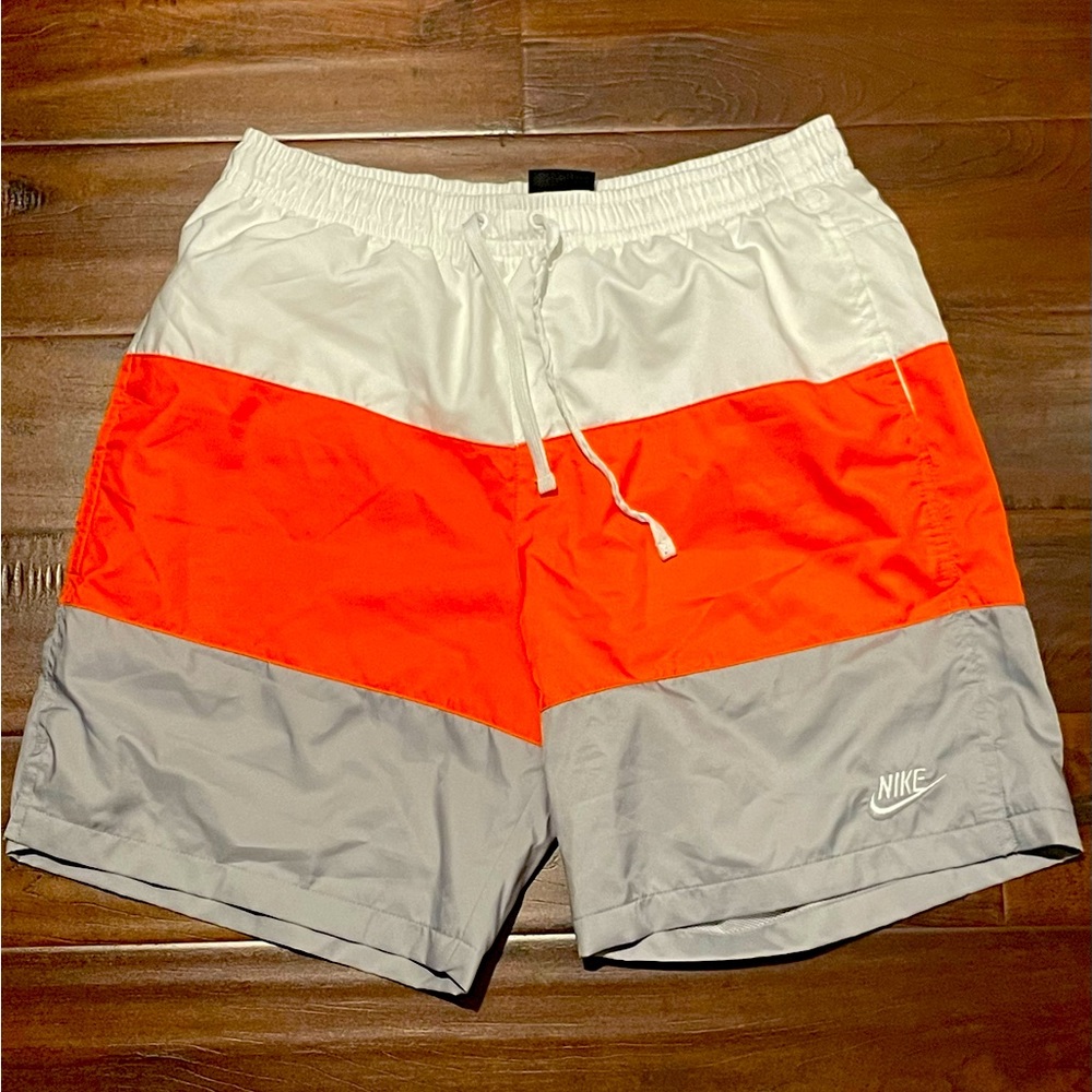 Men’s swimming shorts
